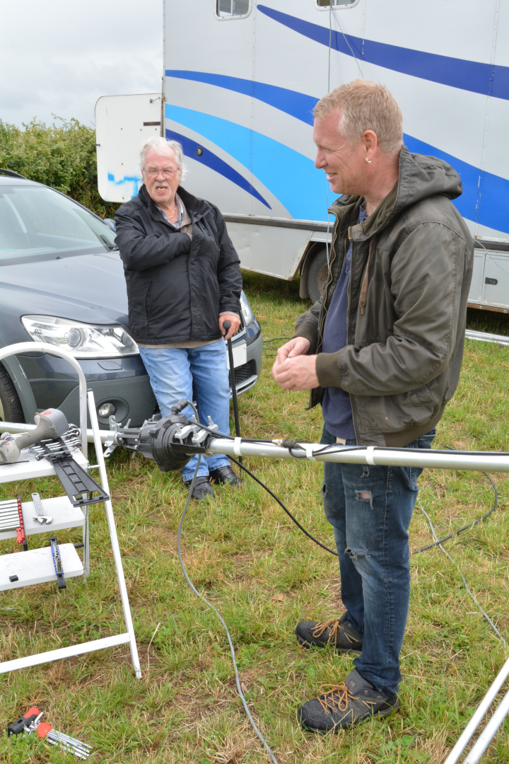 Norman M7BBZ supervises Mark M0SKV assembling the 4m/6m beam and rotator