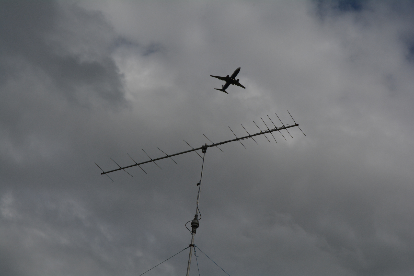 Inbound flights to Bristol Airport overflying the 2m beam