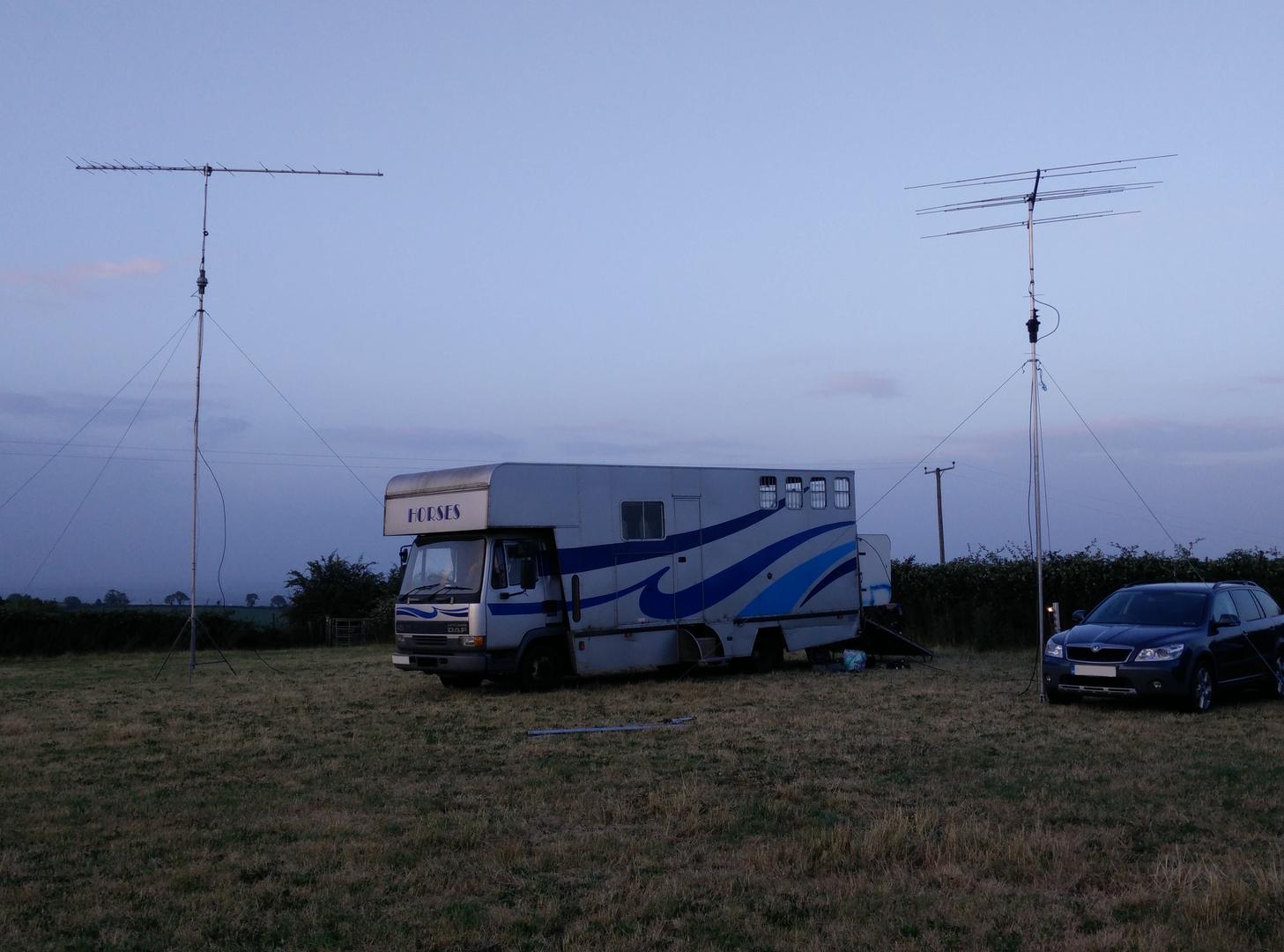 Operating post flanked by the 2m beam (left) and the 4m/6m beam (right)