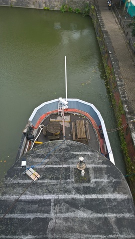 View of the stern from the feedpoint