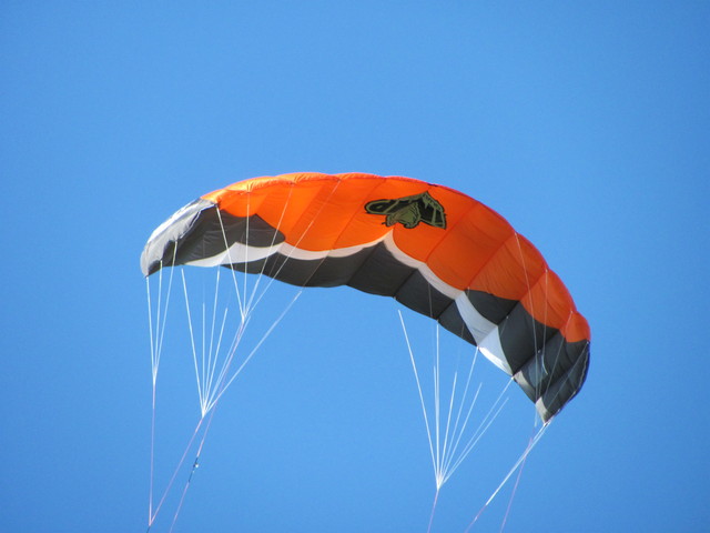 Traction Kite Airborne