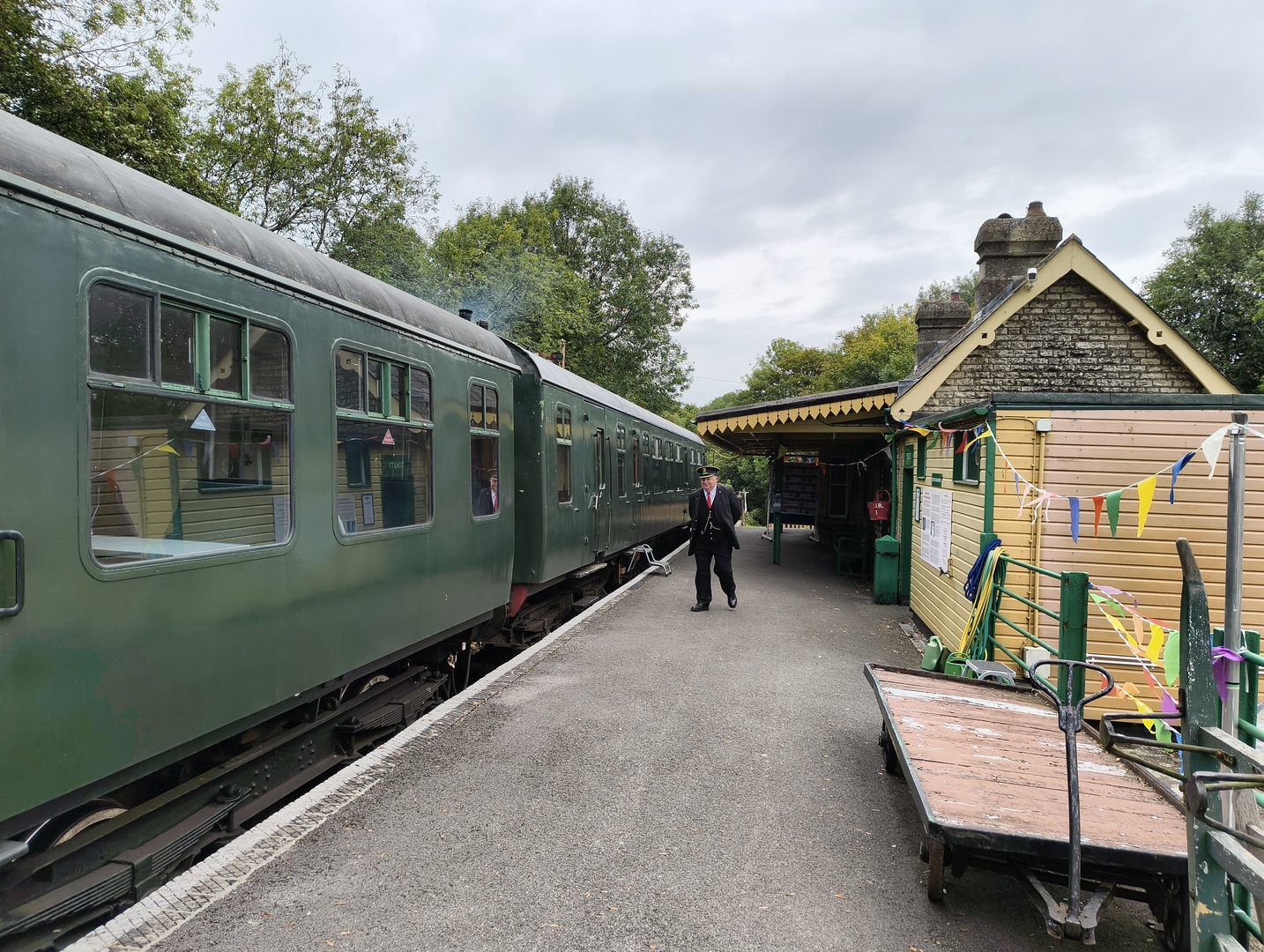 The DMU on Platform... The DMU on Platform...