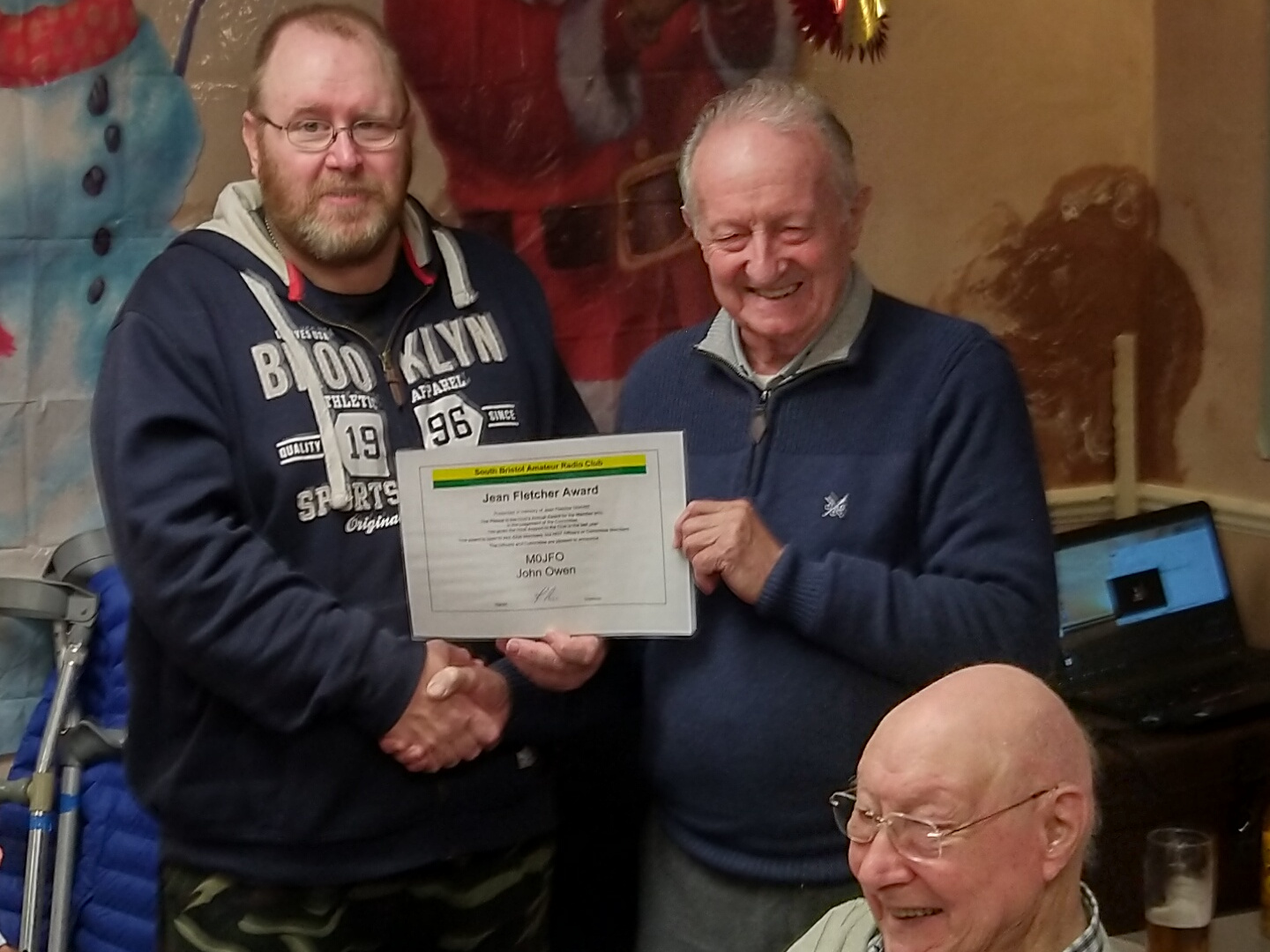 John M0JFO receives the Jean Fletcher Award from Club President Cyril G3XED